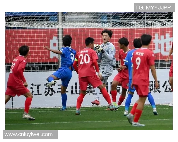 中国足球热身赛球星表现亮眼 突破与挑战并存展现新面貌